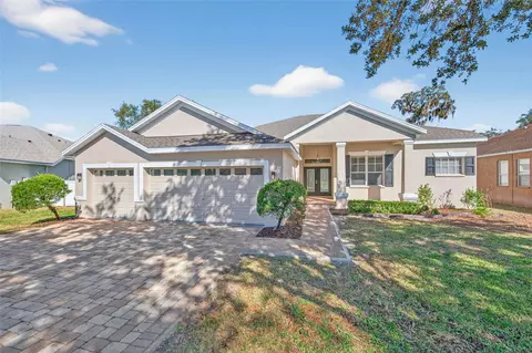 2541 Centennial Falcon Dr, Valrico, FL 33596