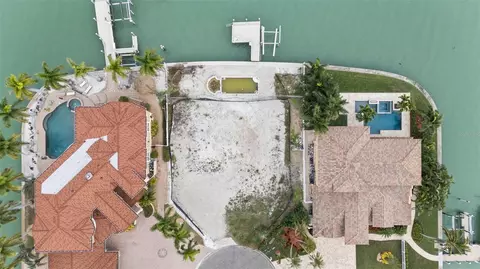 850 Capri Blvd, Treasure Island, FL 33706