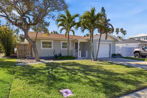 43 Kipling Plz, Clearwater Beach, FL 33767