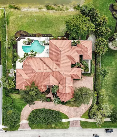 6320 Burnham Rd, Naples, FL 34119