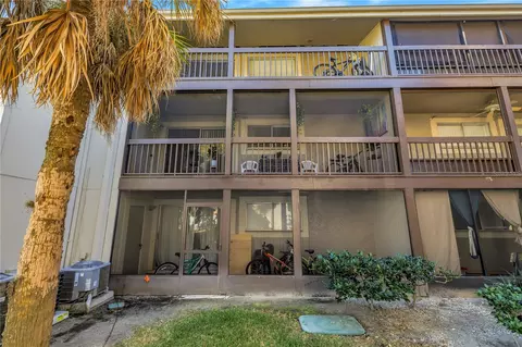 6308 Newtown Cir #8B2, Tampa, FL 33615