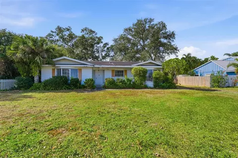 2310 Harrison Dr, Dunedin, FL 34698