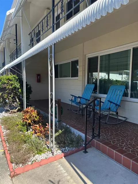 4143 56th St N #901, Kenneth City, FL 33709