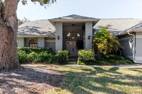 802 Centerwood Dr, Tarpon Springs, FL 34688
