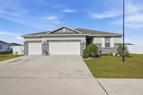 2201 Gladiolus Ln, Mascotte, FL 34753