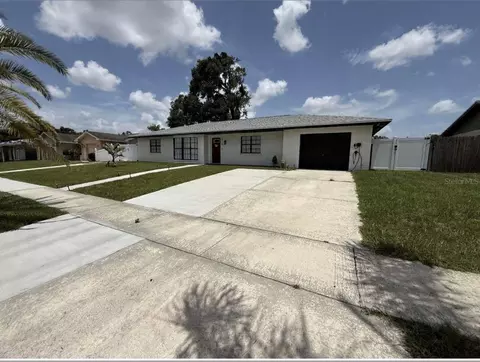 516 E Anglewood Dr, Brandon, FL 33511