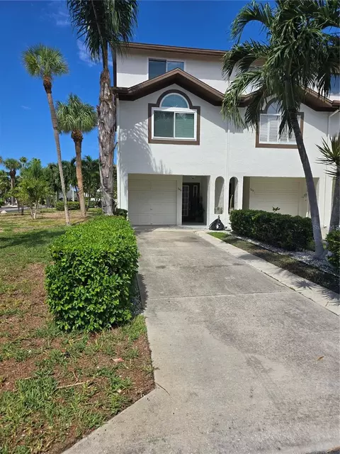 346 Madeira Cir, Tierra Verde, FL 33715