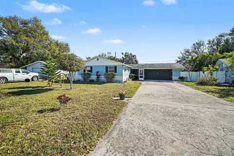 9038 Fairweather Dr, Largo, FL 33773