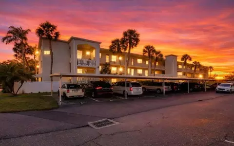 946 Virginia St #201, Dunedin, FL 34698
