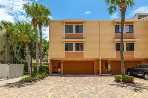 533 Sandy Hook Rd, Treasure Island, FL 33706