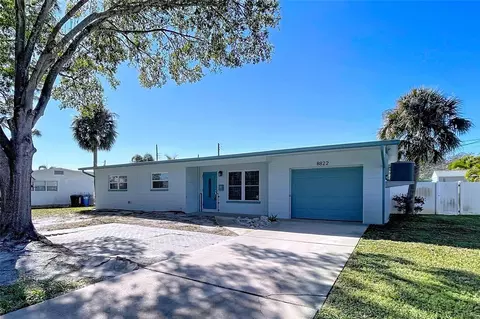 8822 Bay St NE, Saint Petersburg, FL 33702