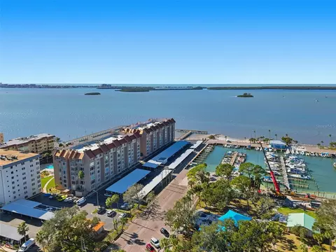 632 Edgewater Dr #135, Dunedin, FL 34698