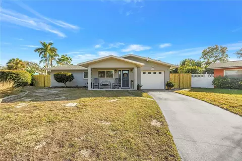 10020 Panama Ct, Seminole, FL 33776