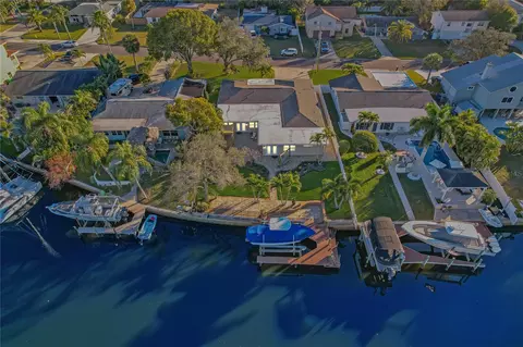 335 Crosswinds Dr, Palm Harbor, FL 34683