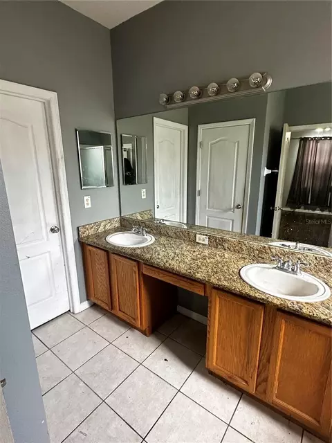 403 Thicket Crest Rd, Seffner, FL 33584 photo 4
