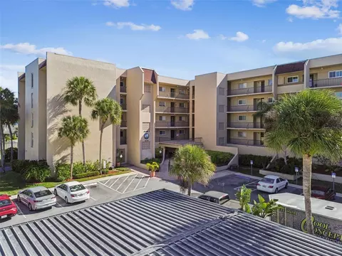 90 S Highland Ave #1306, Tarpon Springs, FL 34689