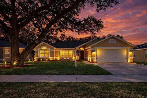 1306 Gangplank Dr, Valrico, FL 33594