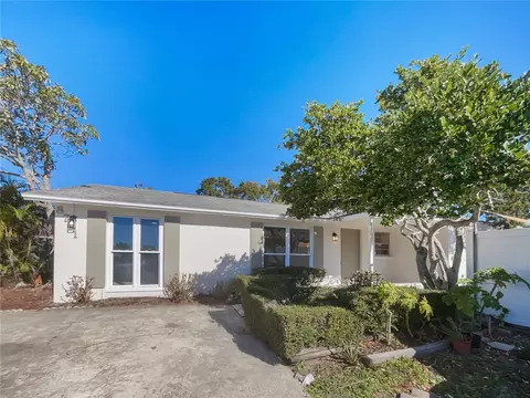 8711 Cordial Ct, Tampa, FL 33634