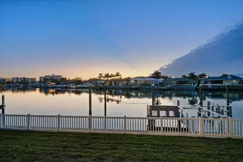 878 Harbor Is, Clearwater Beach, FL 33767