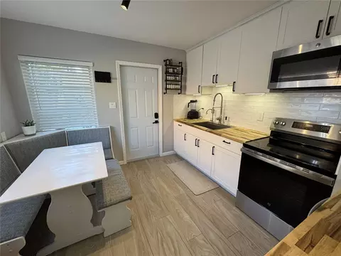 Kitchen - 1863 Pasadena Dr, Dunedin, FL 34698 photo 5 of 6