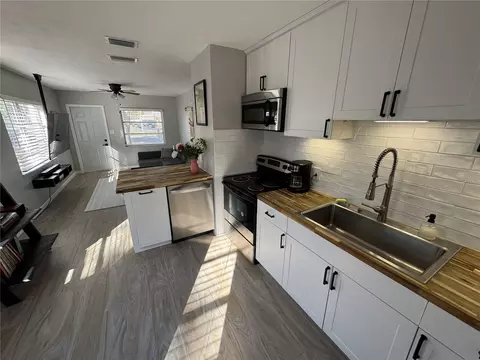 Kitchen - 1863 Pasadena Dr, Dunedin, FL 34698 photo 2 of 6