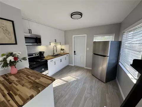Kitchen - 1863 Pasadena Dr, Dunedin, FL 34698 photo 1 of 6