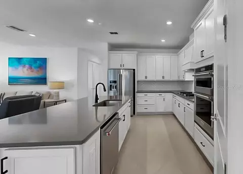Kitchen - 14115 Hammock Crest Way, Riverview, FL 33569 photo 2 of 4