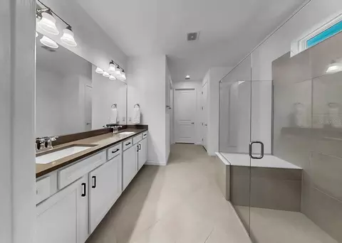 Bath - 14115 Hammock Crest Way, Riverview, FL 33569 photo 1 of 2