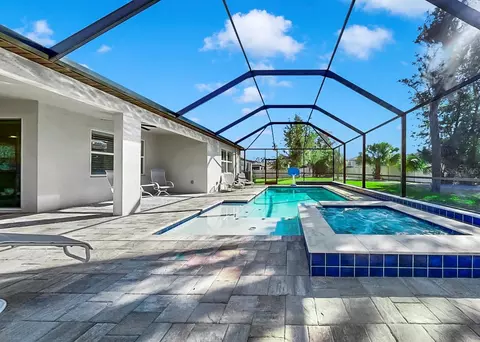 Exterior - 14115 Hammock Crest Way, Riverview, FL 33569 photo 3 of 5