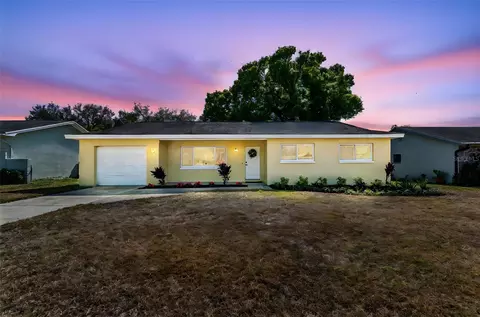 145 Avon Dr, Safety Harbor, FL 34695