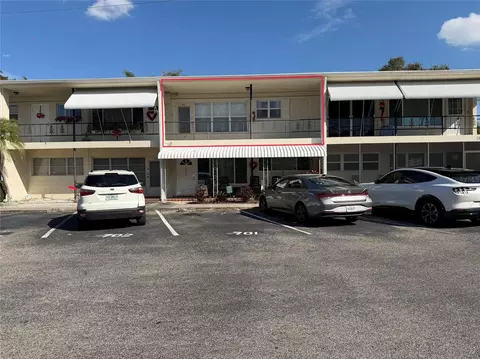 4141 56th Way N #801, Kenneth City, FL 33709