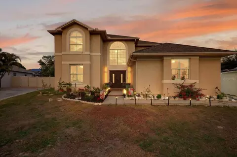 811 Sandcastle Cir, Brandon, FL 33511