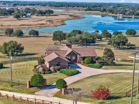 36649 Covington Rd, Dade City, FL 33525