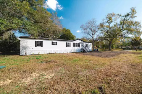 8019 N Meadowview Cir, Tampa, FL 33625