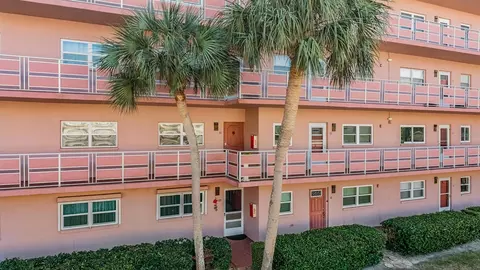 5521 80th St N #205, Saint Petersburg, FL 33709