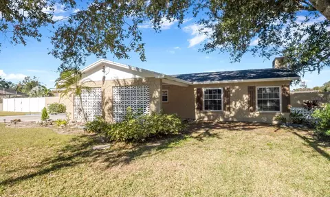 520 Rooks Rd, Seffner, FL 33584