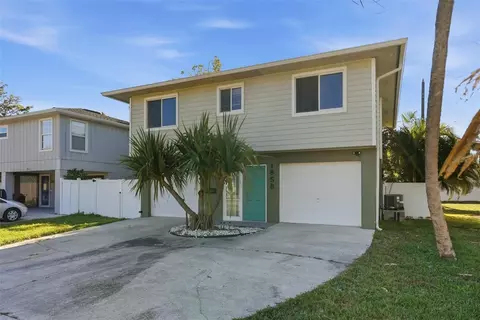 1858 Michigan Ave NE, Saint Petersburg, FL 33703