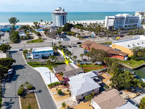 100 Punta Vista Dr, Saint Pete Beach, FL 33706