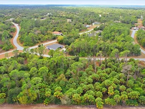 1126207439 Barcelona Dr, North Port, FL 34288