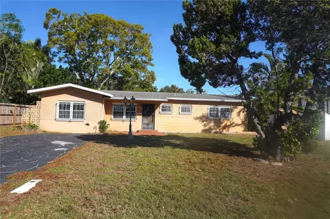 385 Dolphin Ave SE, Saint Petersburg, FL 33705