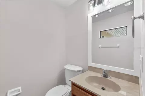 Bath - 614 Yardarm Dr #7, Apollo Beach, FL 33572 photo 3 of 3