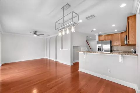 Living - 614 Yardarm Dr #7, Apollo Beach, FL 33572 photo 1 of 2