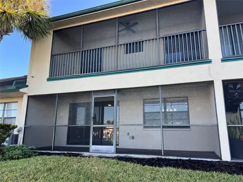 Exterior - 614 Yardarm Dr #7, Apollo Beach, FL 33572 photo 7 of 9