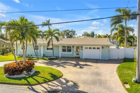 4880 Dover St NE, Saint Petersburg, FL 33703