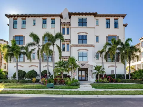 5707 Yeats Manor Dr #201, Tampa, FL 33616