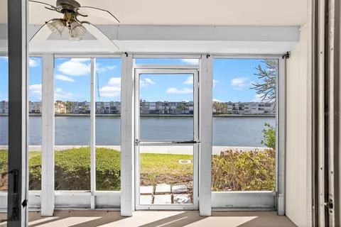 7625 Sun Island Dr S #101, South Pasadena, FL 33707