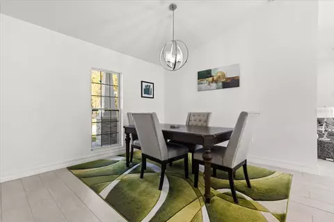 Dining - 812 Chastain Rd, Seffner, FL 33584 photo 2 of 2
