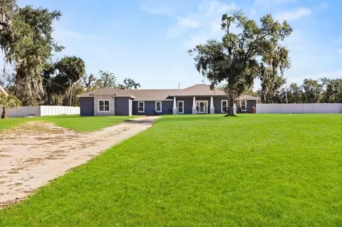 Exterior - 812 Chastain Rd, Seffner, FL 33584 photo 4 of 4
