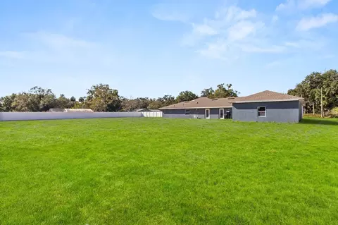 Exterior - 812 Chastain Rd, Seffner, FL 33584 photo 3 of 4