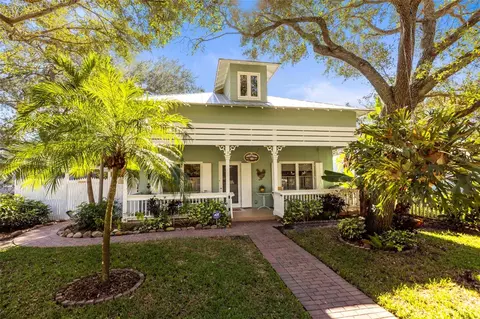 637 Scotland St, Dunedin, FL 34698